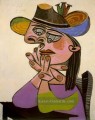 Femme accoudee 1938 Kubismus